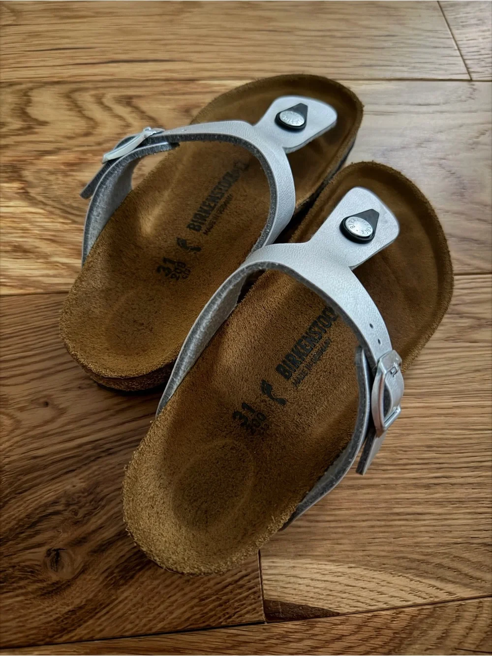 Birkenstock Gizeh Kids Silver Sandals EU 31 (US Kids 13/13.5)